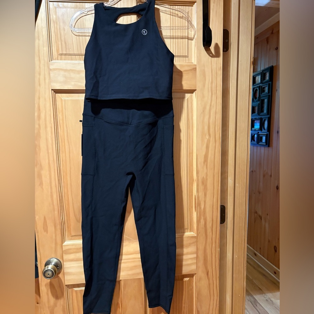 Kimith ribbed cropped tank top/sports, cross over ribbed leggings